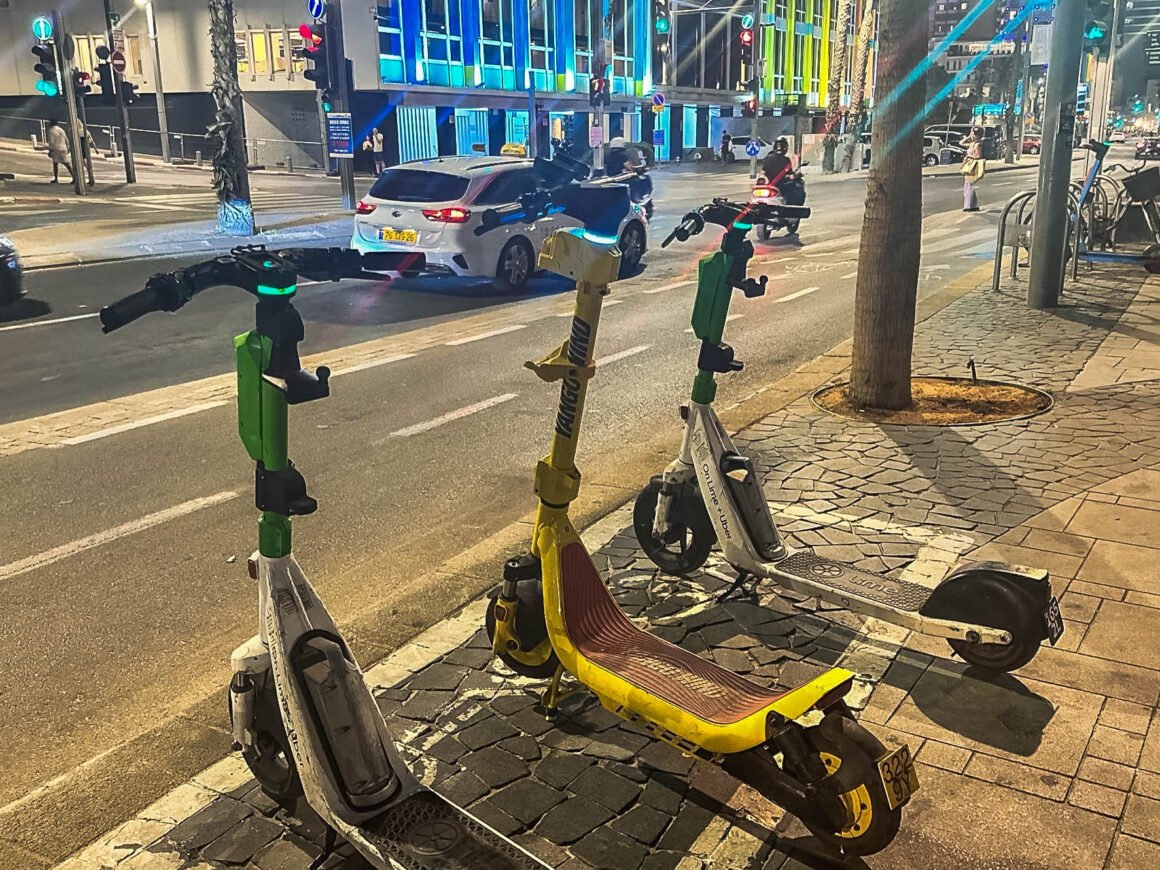 Monopattino in Tel Aviv - Israele