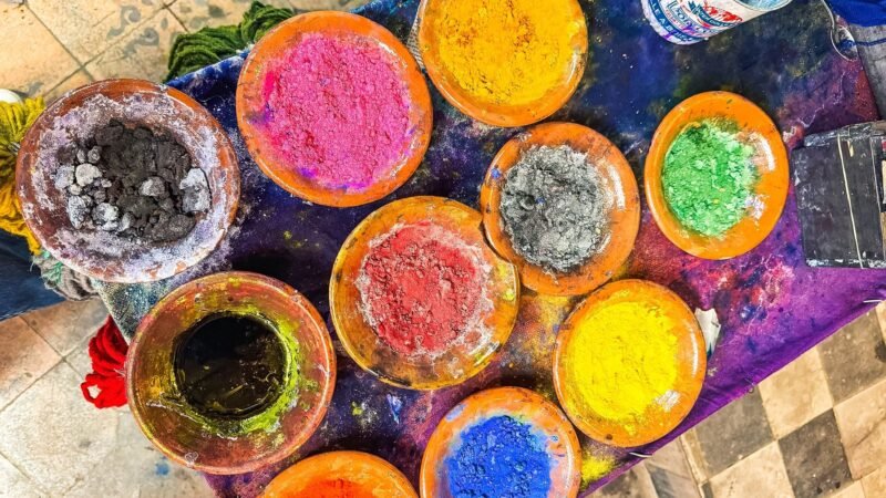 mix di tinture nella medina di Marrakech