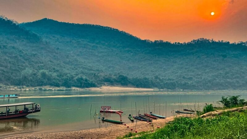 Il Mê Kông è il fiume più lungo e importante dell'Indocina e uno dei maggiori dell'Asia; è il settimo fiume più lungo del mondo e il dodicesimo in termini di portata