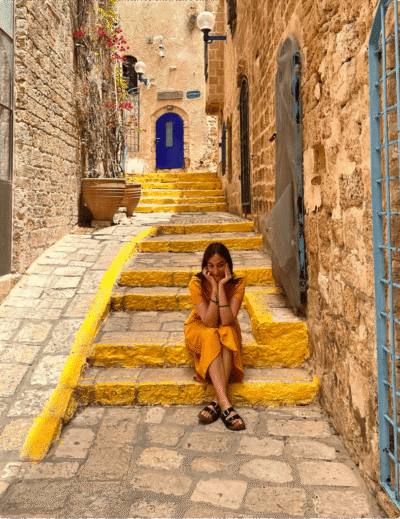 Perditi tra i vicoletti colorati della città vecchia